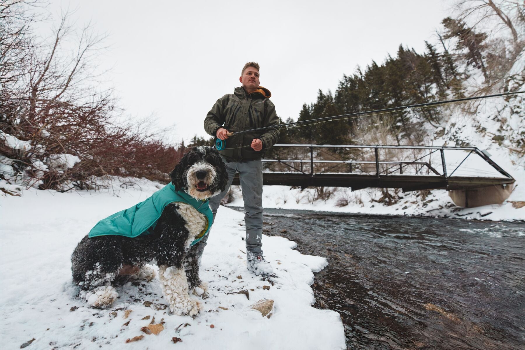 Chamarra para Perros Quinzee™ - Acolchada y Plegable - Negra (Obsidian Black) | Ruffwear®