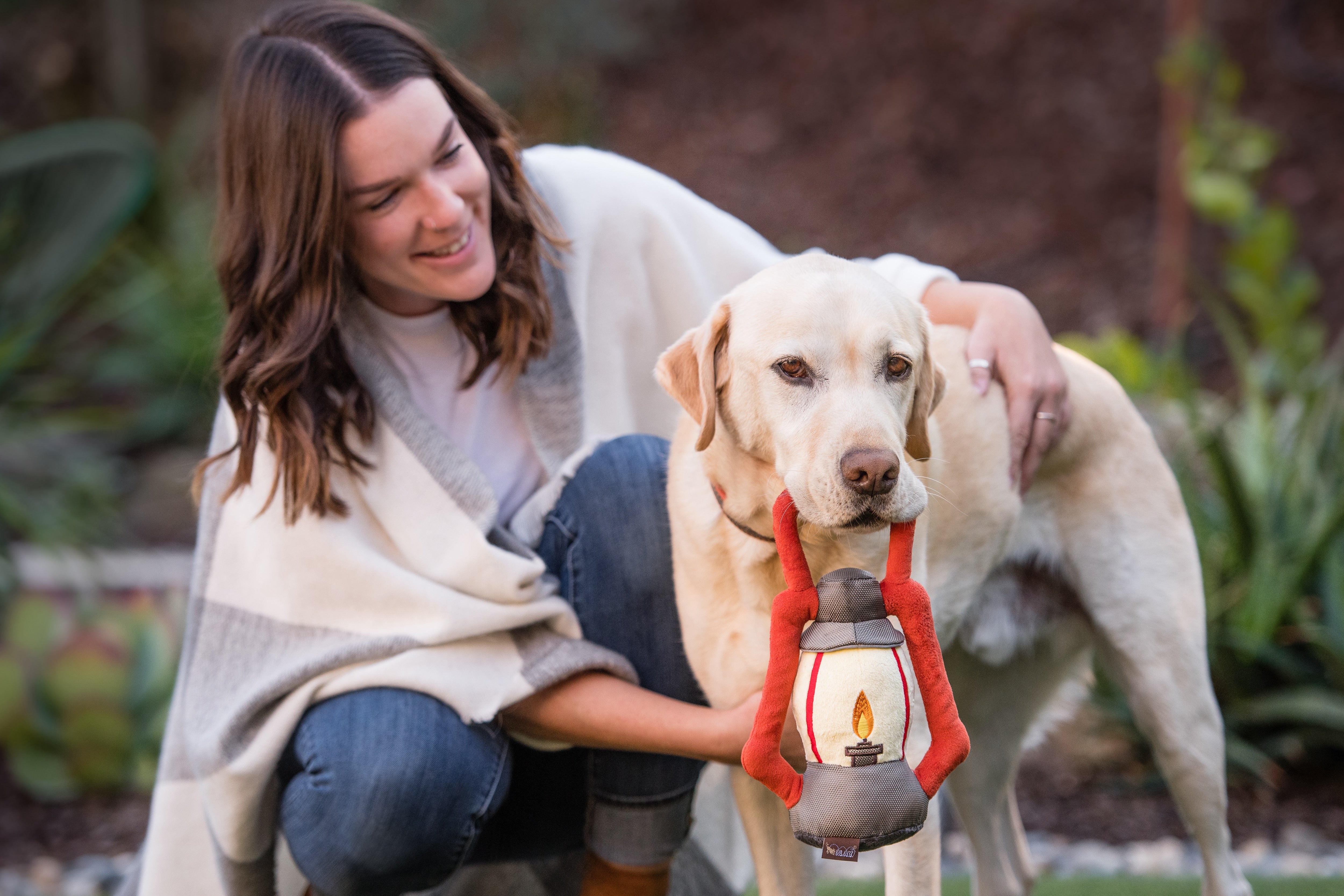 La Linterna - Juguete de Peluche para Perros Camp Corbin™ | Pet P.L.A.Y.