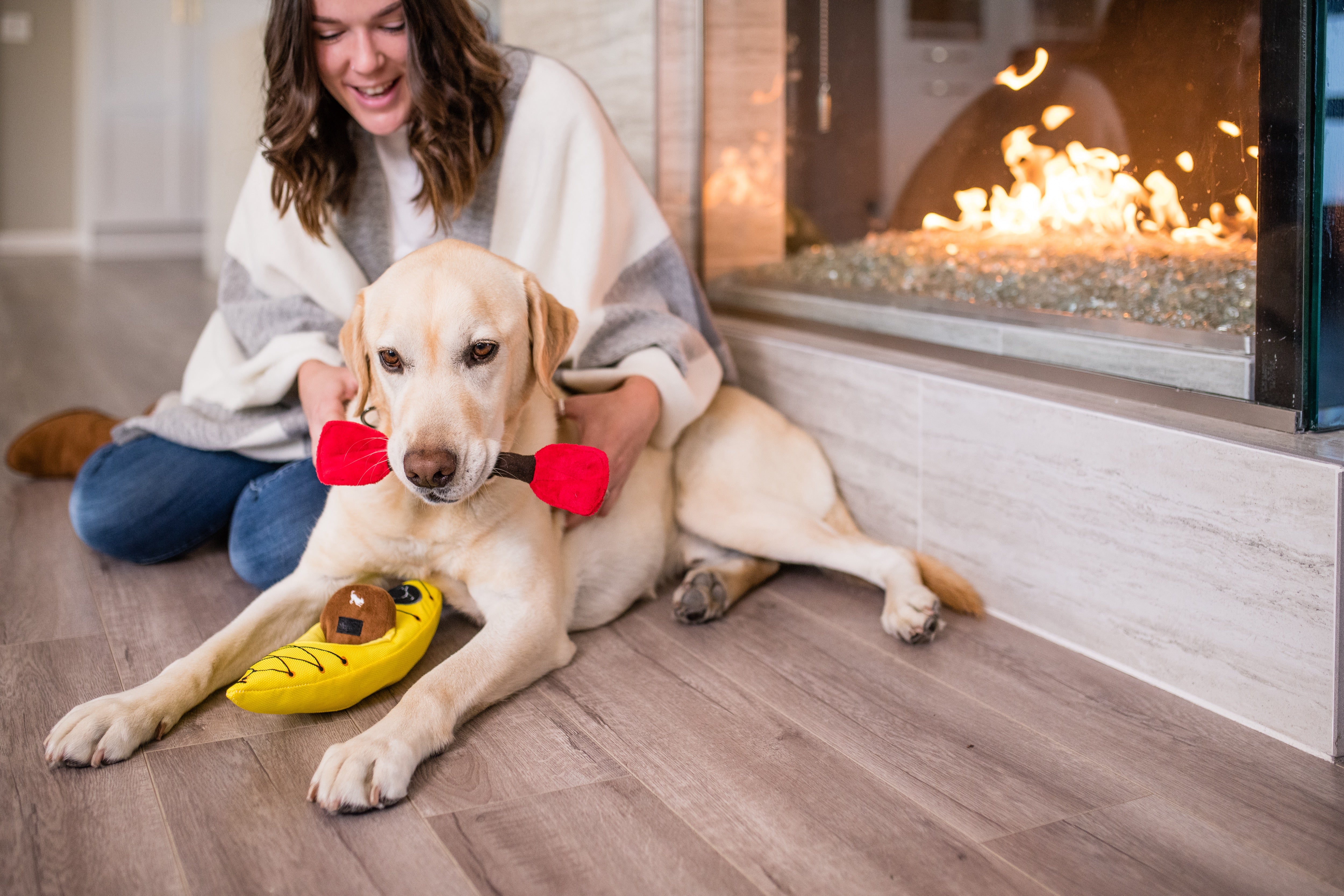 El Kayak - Juguete de Peluche para Perros Camp Corbin™ | Pet P.L.A.Y.