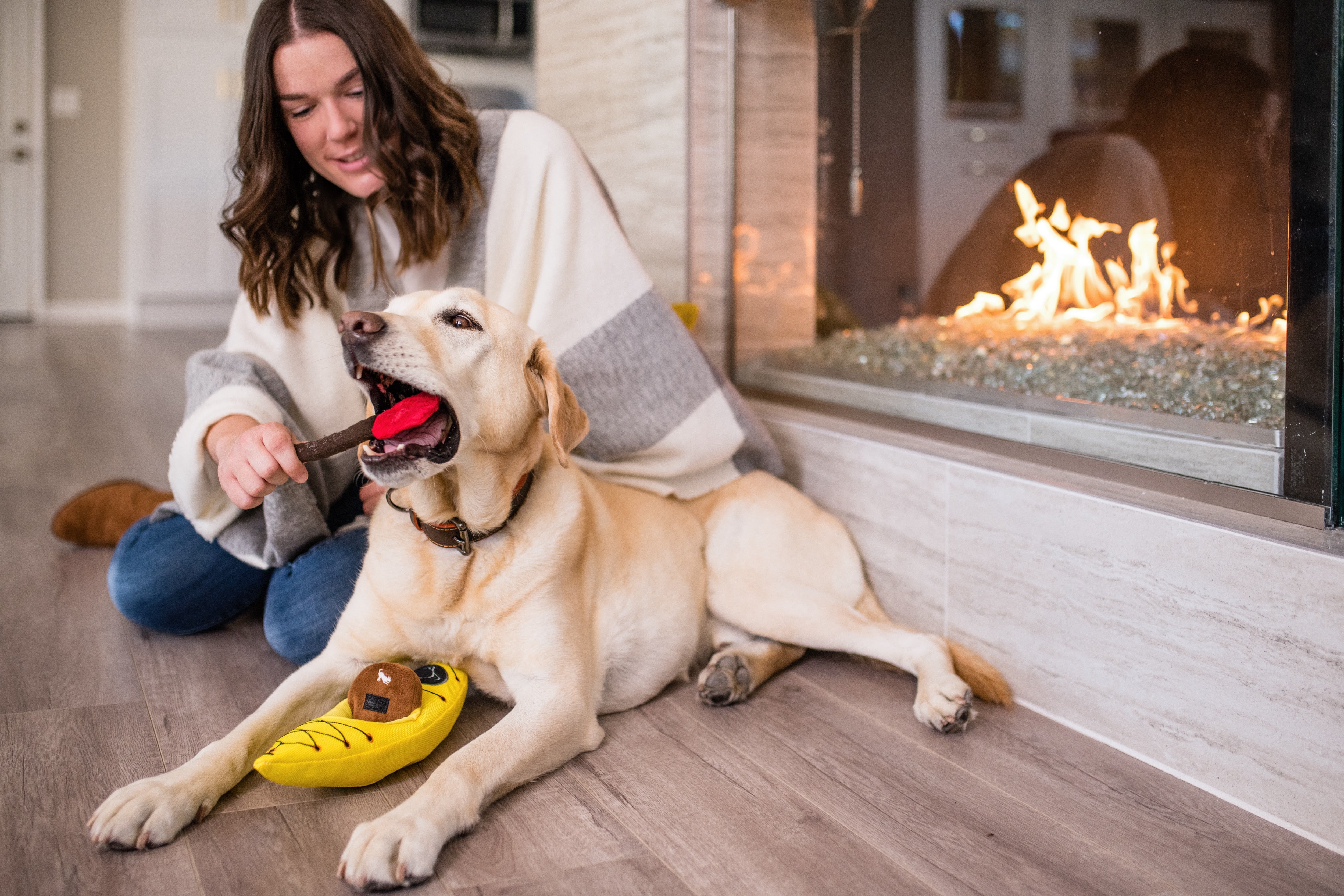 El Kayak - Juguete de Peluche para Perros Camp Corbin™ | Pet P.L.A.Y.