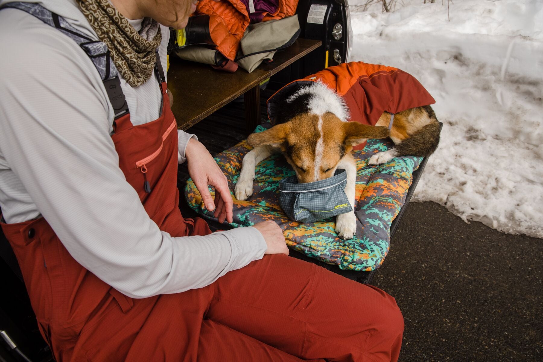 Cama Basecamp® Arrecife Naranja (Orange Reef) Para Perros - Ruffwear